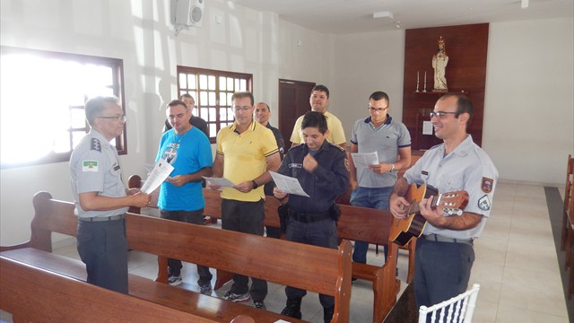 Ensaio do coral dos 70 anos da capelania