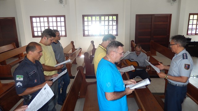 Ensaio do coral dos 70 anos da capelania