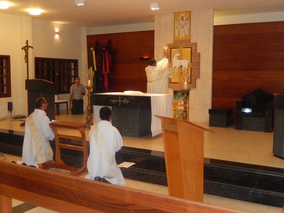 Vigília e Adoração - 70 Anos